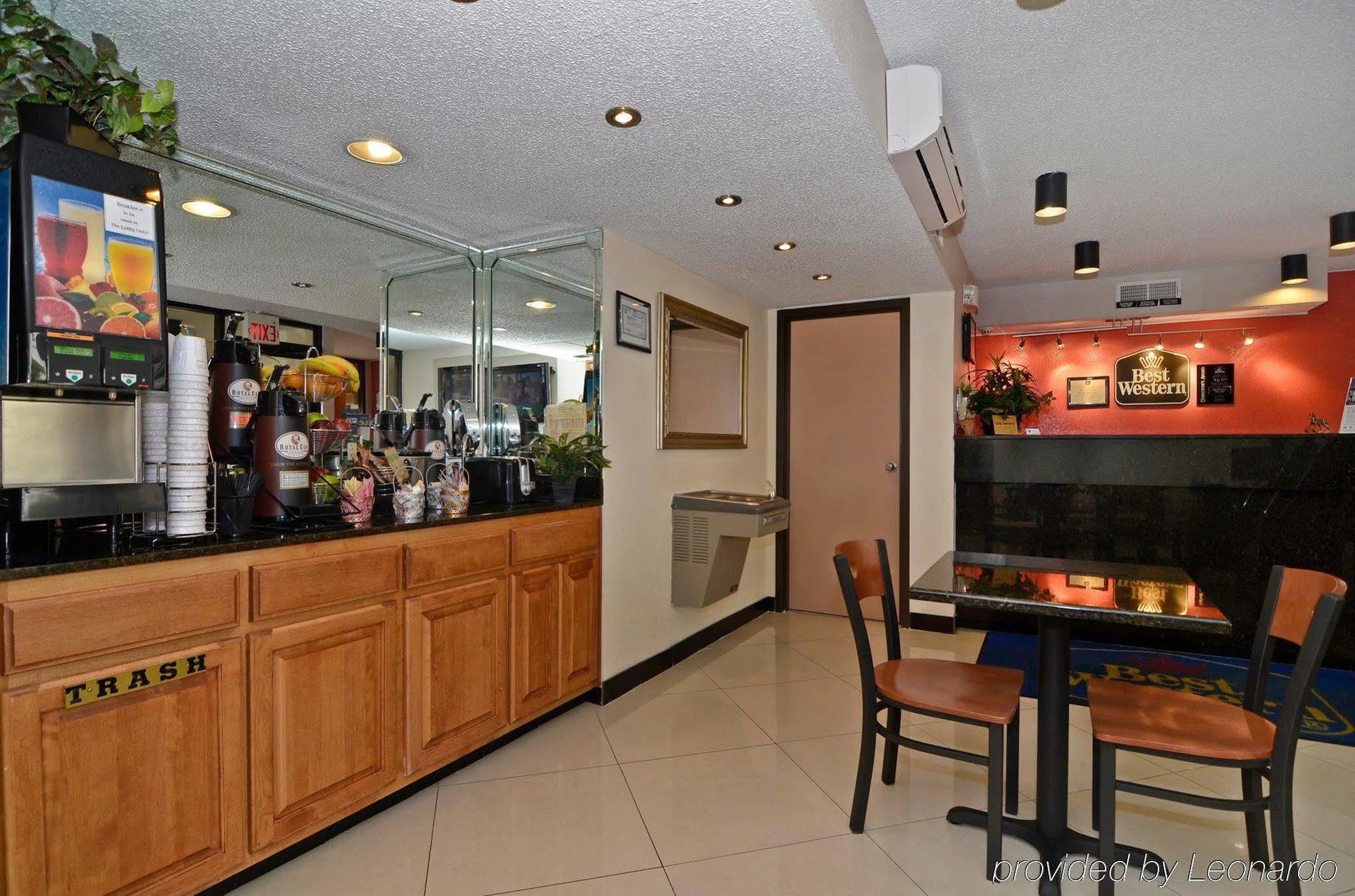 Econo Lodge Inn & Suites Memphis Restaurante foto